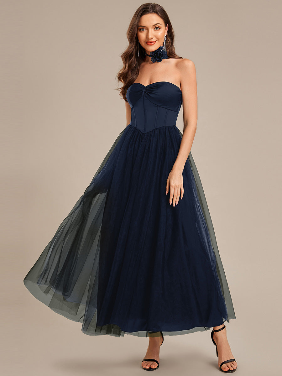 Robe de mariée sans manches en satin nouée sur le devant #Couleur_Bleu Marine