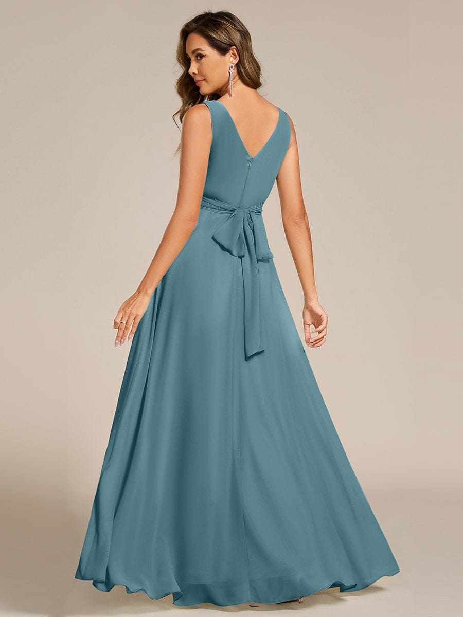 Robe d'invité de mariage trapèze en mousseline fluide à encolure ronde et longueur au genou #Couleur_Bleu Fume