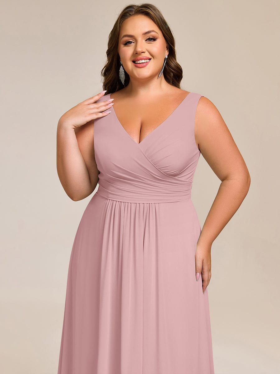 Robe d'invité de mariage trapèze en mousseline fluide à encolure ronde et longueur au genou #Couleur_Rose fumee
