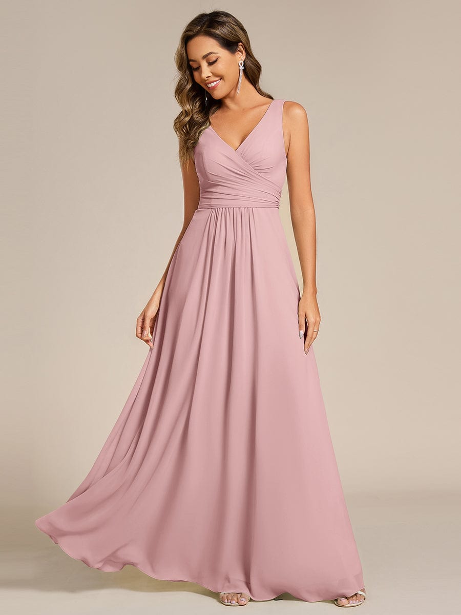 Robe d'invité de mariage trapèze en mousseline fluide à encolure ronde et longueur au genou #Couleur_Rose fumee