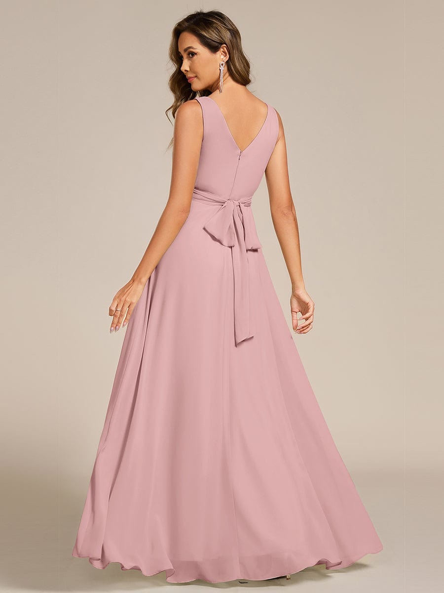 Robe d'invité de mariage trapèze en mousseline fluide à encolure ronde et longueur au genou #Couleur_Rose fumee
