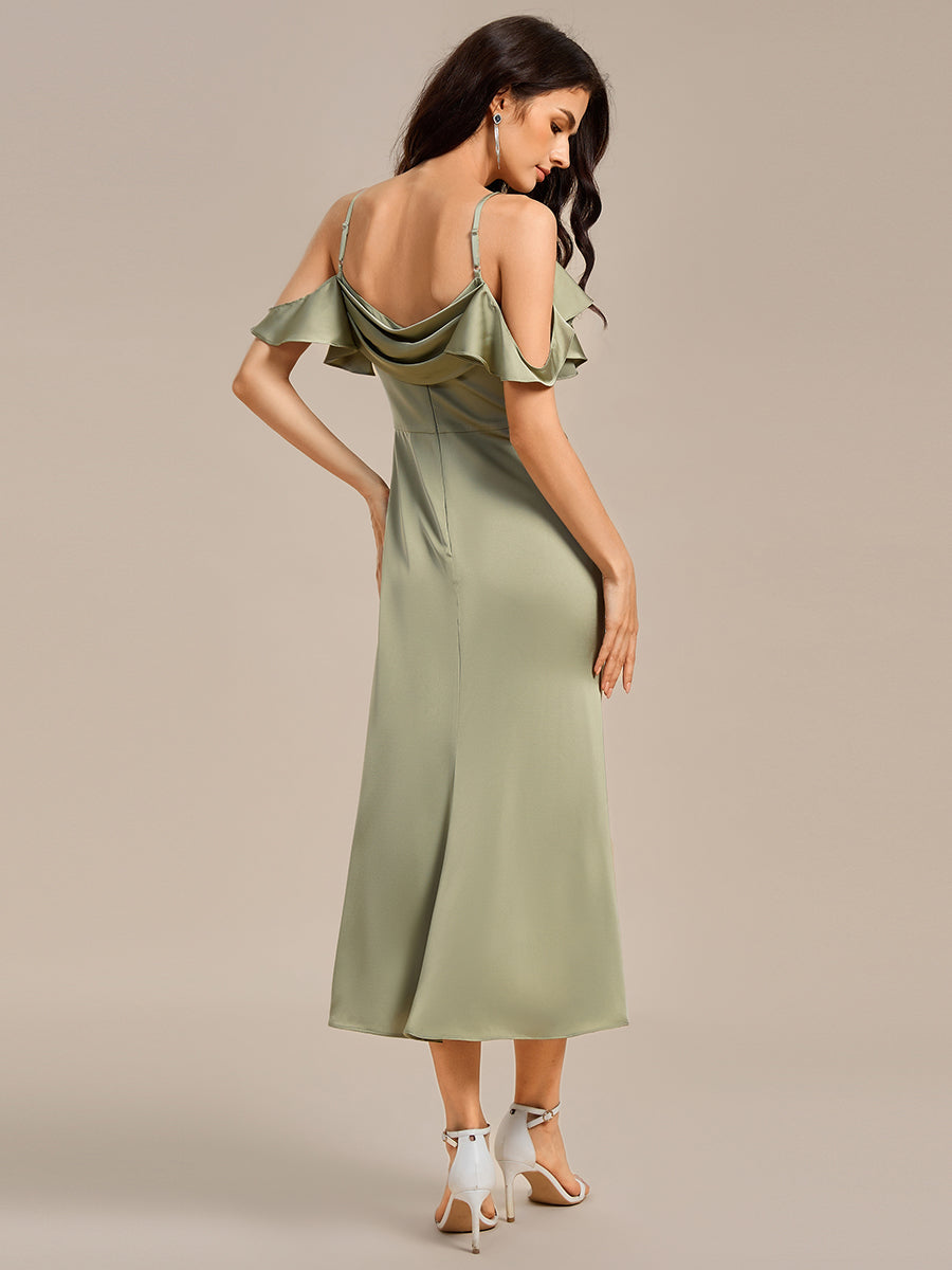 Robe mi-longue en satin à épaules dénudées et manches à volants #Couleur_Menthe Verte