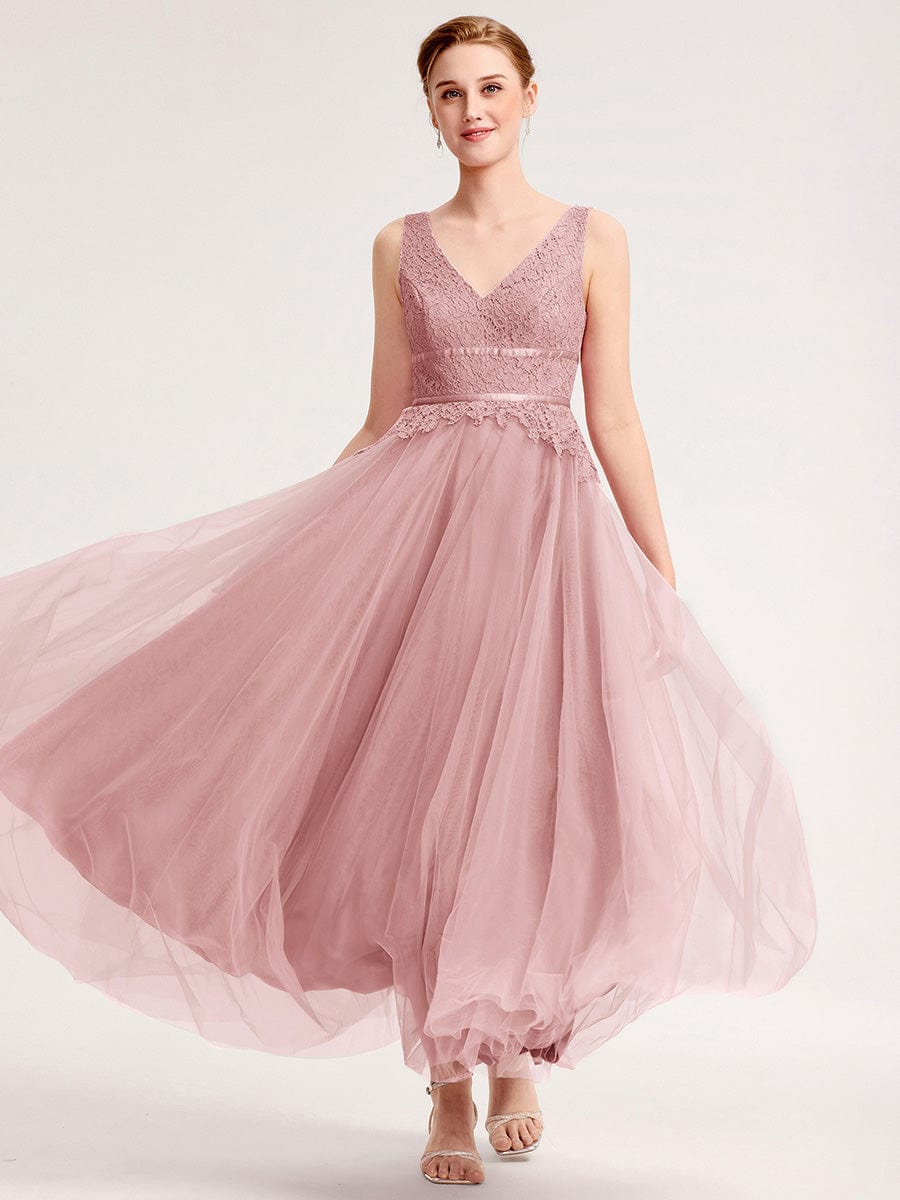 Robe d'invité de mariage trapèze en mousseline fluide à encolure ronde et longueur au genou #Couleur_Rose fumee