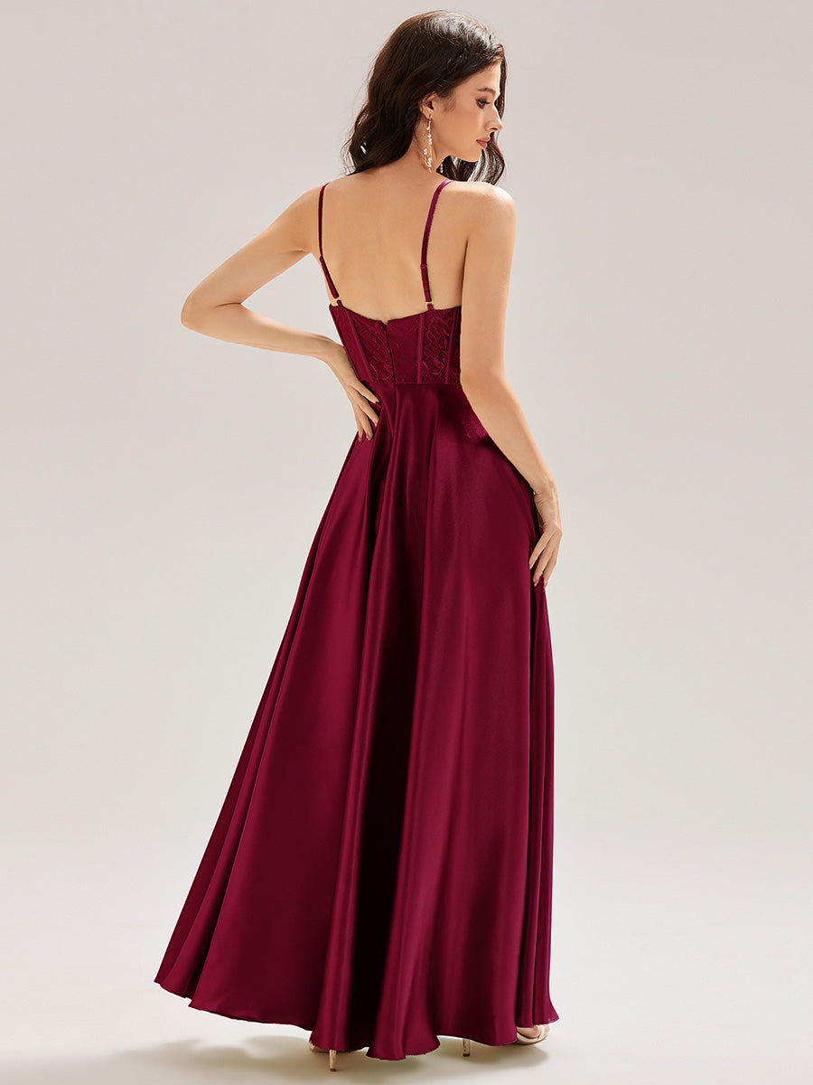 Robe de soirée longue sans manches col V à détails contrastés #Couleur_Bordeaux