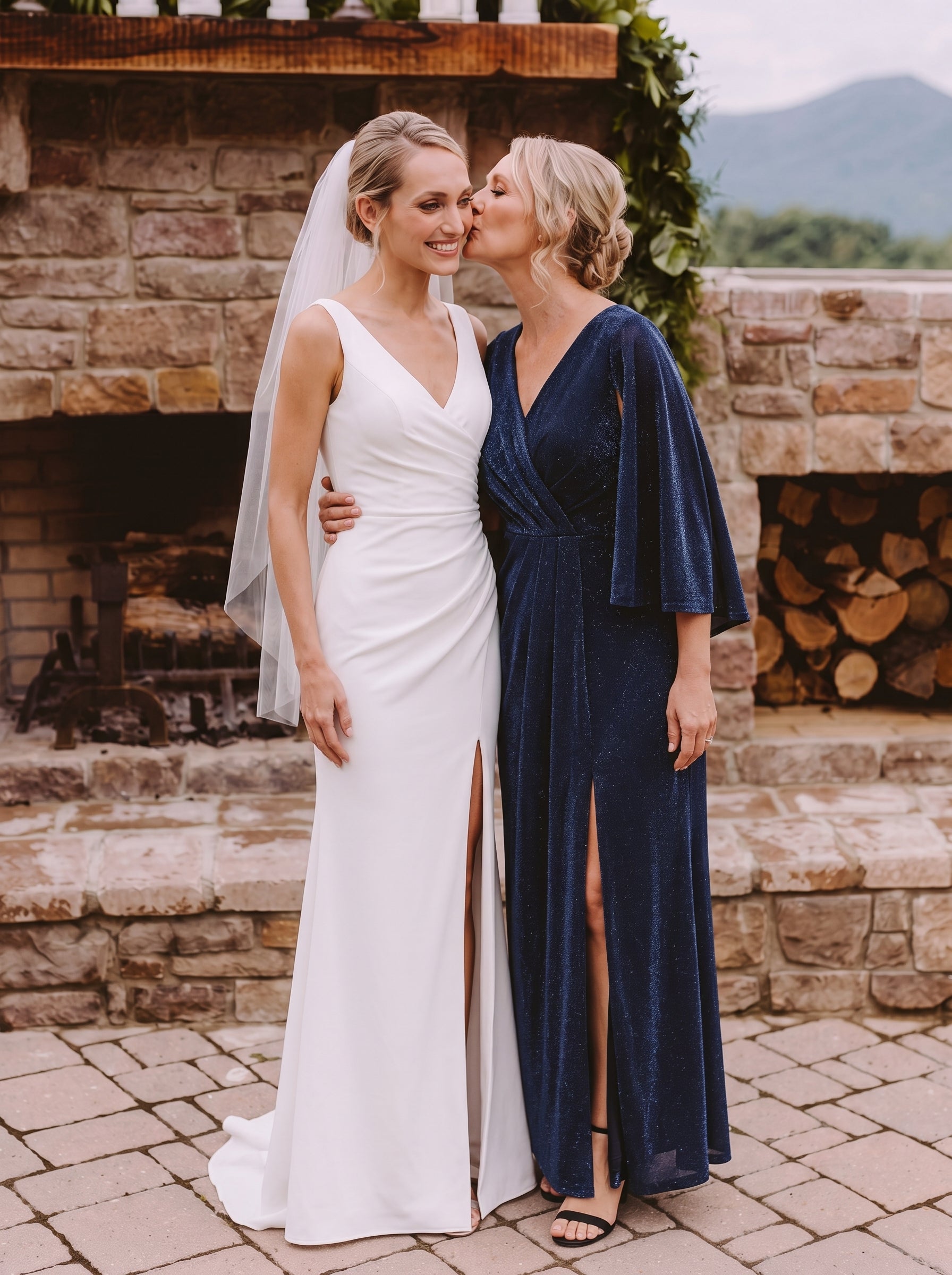 robe maxi à manches trois quarts avec encolure croisée et design ajusté extensible #Couleur_Bleu Marine