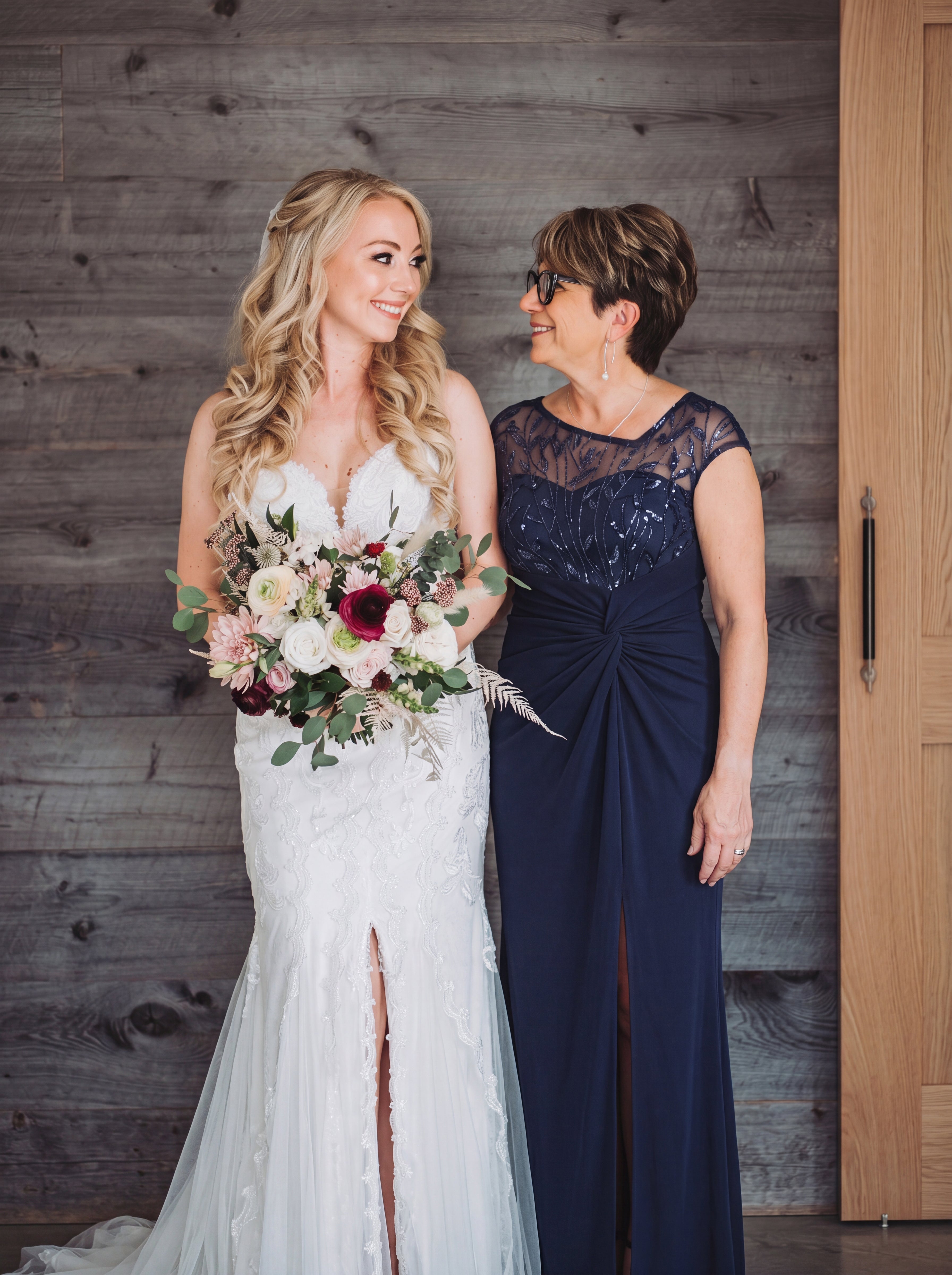 Robe longue moulante asymétrique à manches courtes en sequins extensibles #Couleur_Bleu Marine