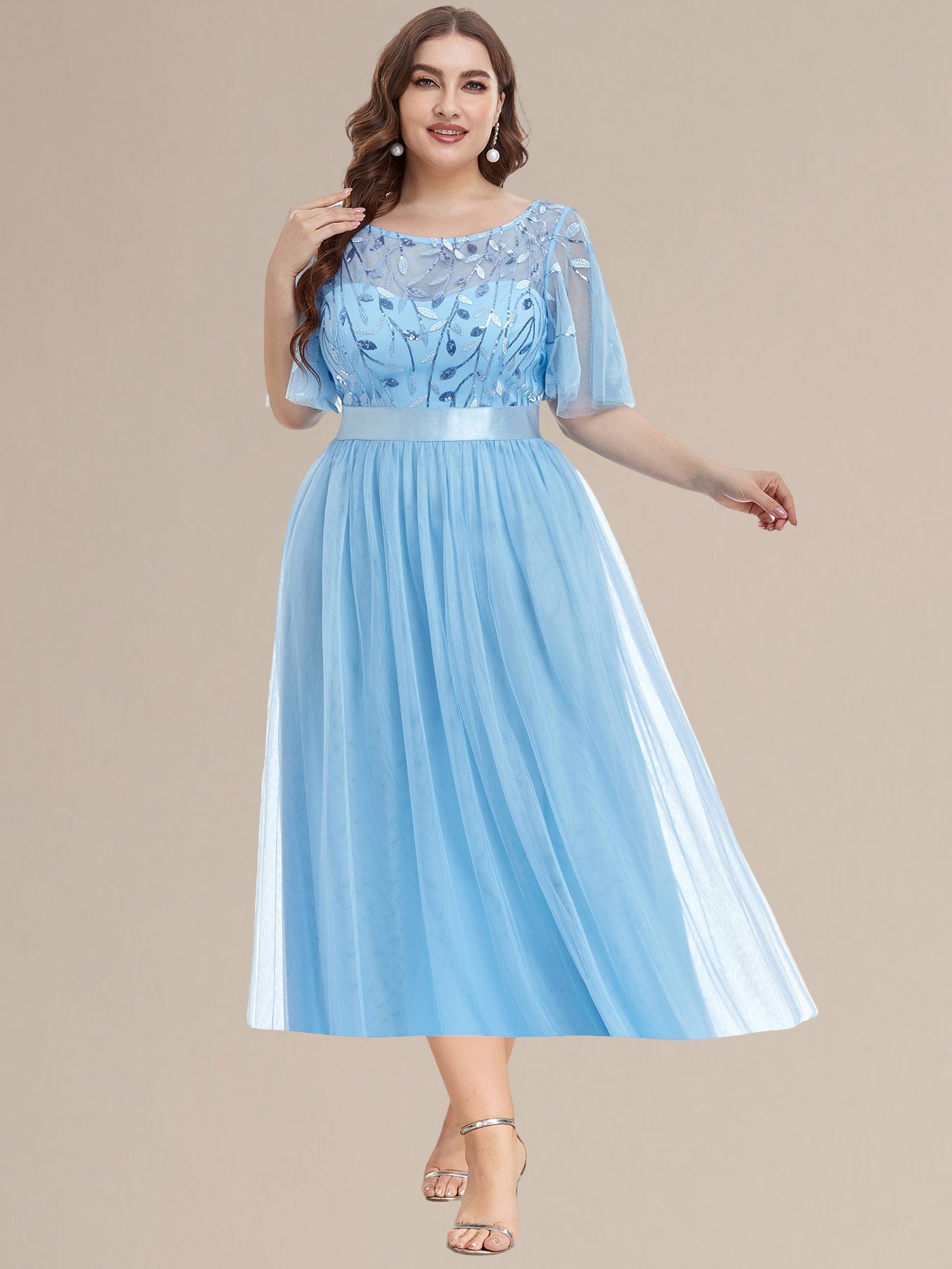 Robe d'invitée de mariage mi-longue à paillettes et feuilles #Couleur_Bleu Ciel