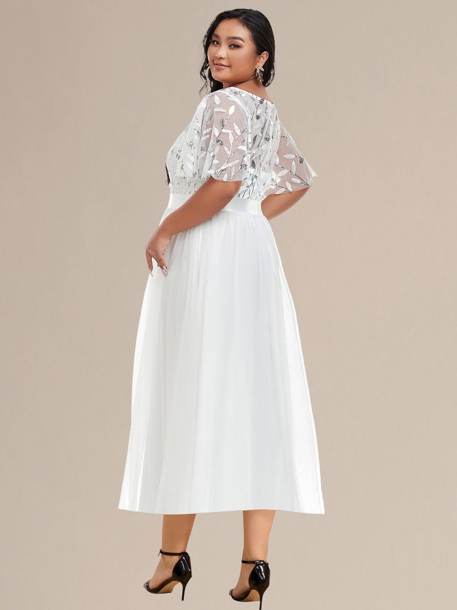 Robe d'invitée de mariage mi-longue à paillettes et feuilles #Couleur_Blanc