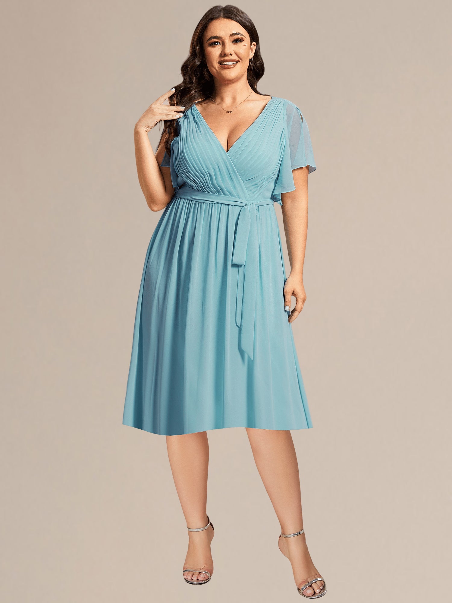 Robe d'invité de mariage trapèze en mousseline fluide à encolure ronde et longueur au genou #Couleur_Noir & Or
