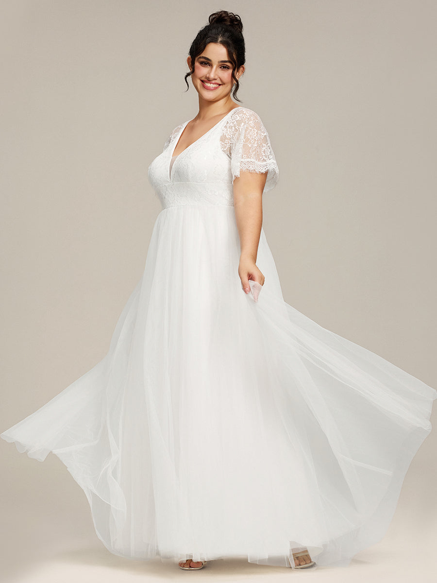 Robe de mariée en tulle avec col en V et manches plissées #color_Blanc