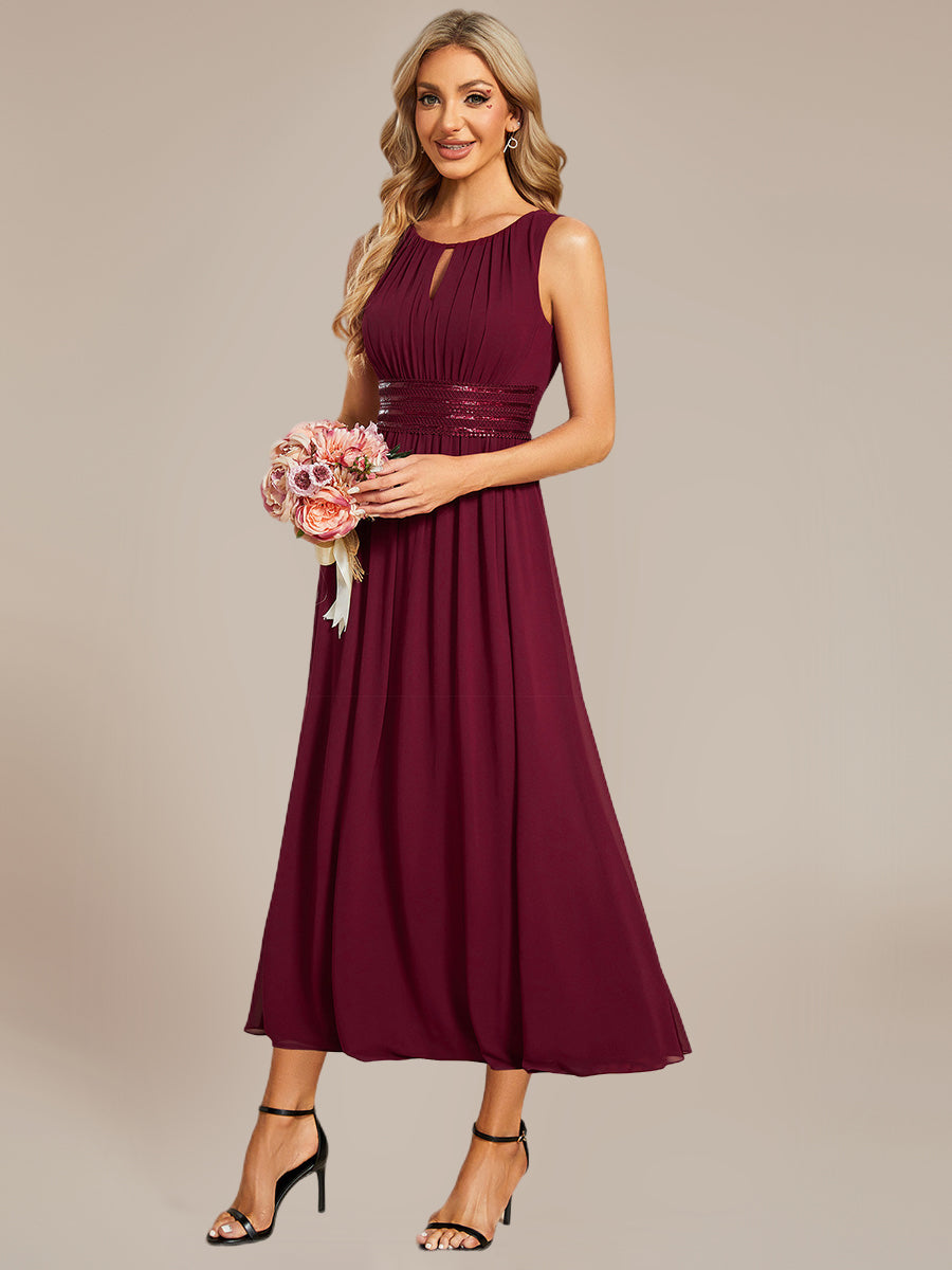 Robe de demoiselle d'honneur mi-longue en mousseline avec taille froncée #Couleur_Bordeaux