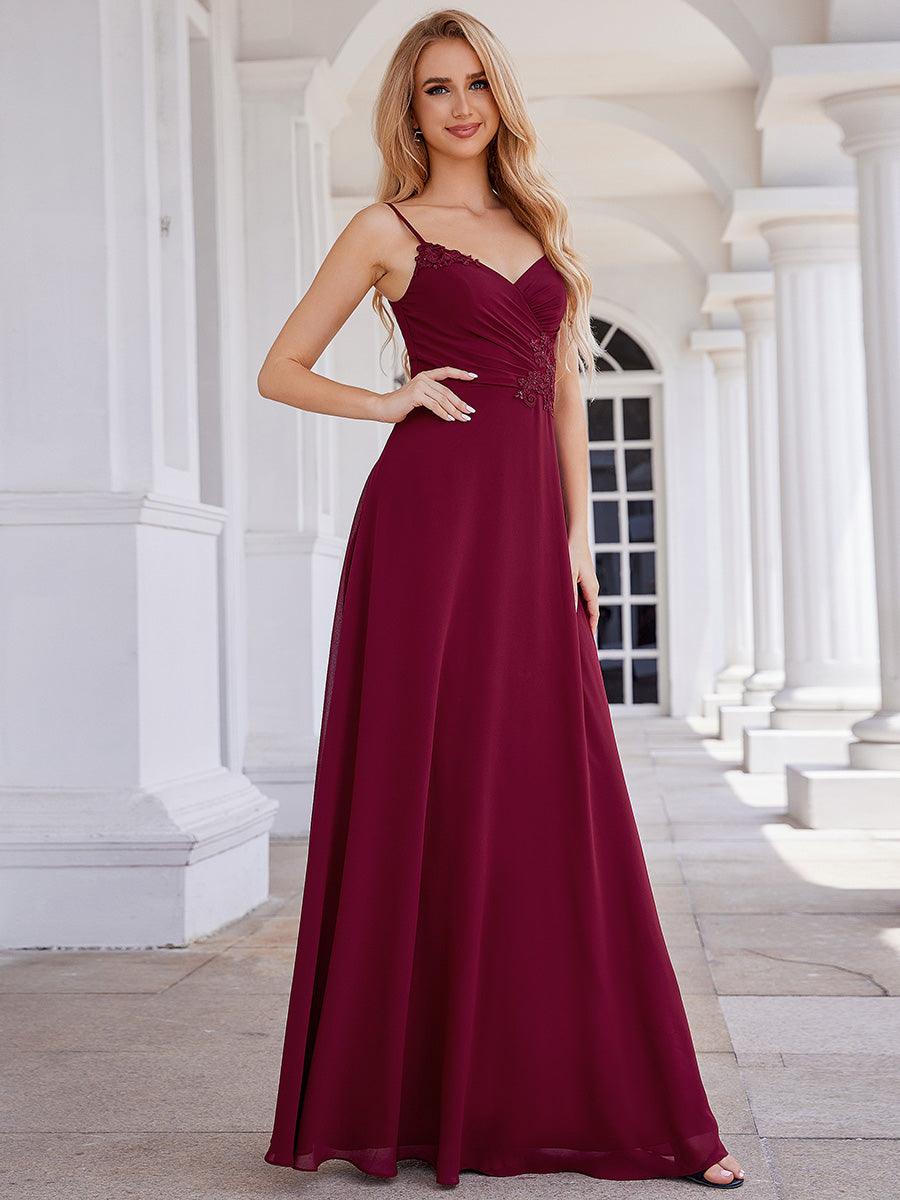 Robe de demoiselle d'honneur chic plissée à col en V et sans manches à la taille appliquée #Couleur_Bordeaux