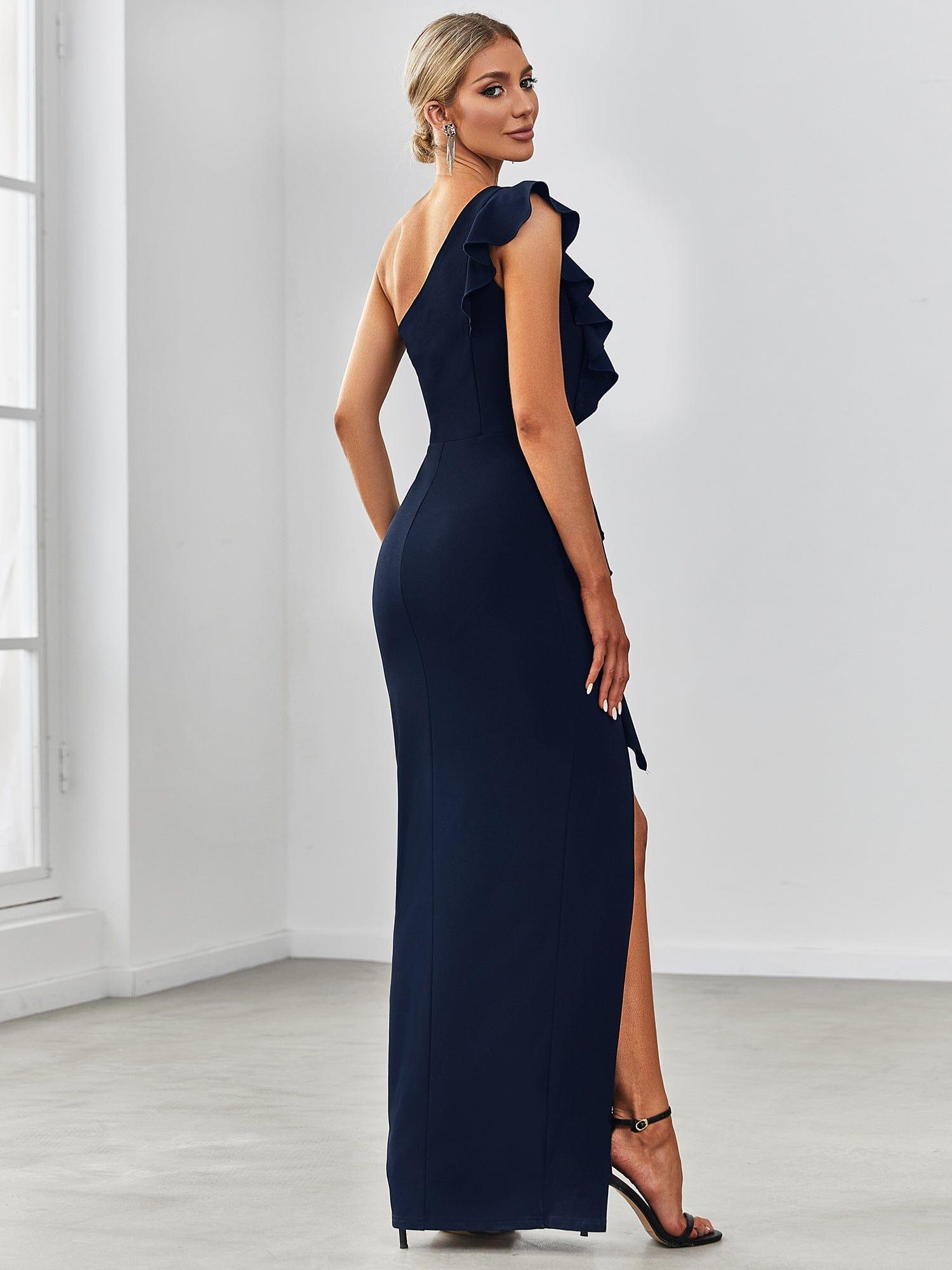 Robe élégante à une épaule fendue et extensible avec des volants #Couleur_Bordeaux Robe élégante à une épaule fendue et extensible avec des volants