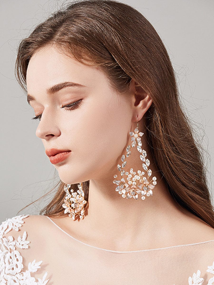 Boucles d'oreilles faites à la main avec strass et perles d'imitation au design exquis #Couleur_Or Boucles d'oreilles faites à la main avec strass et perles d'imitation au design exquis
