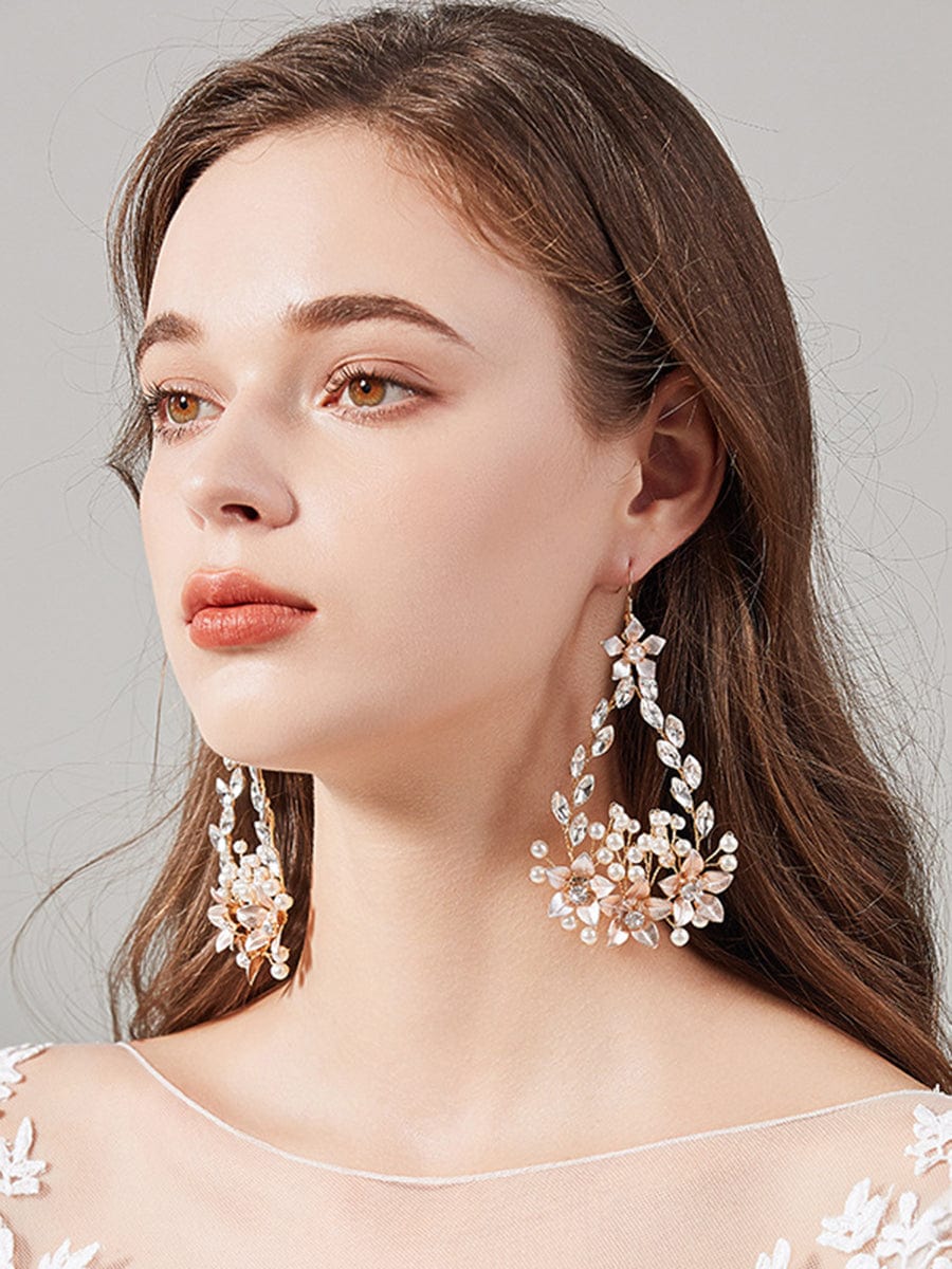 Boucles d'oreilles faites à la main avec strass et perles d'imitation au design exquis #Couleur_Or Boucles d'oreilles faites à la main avec strass et perles d'imitation au design exquis