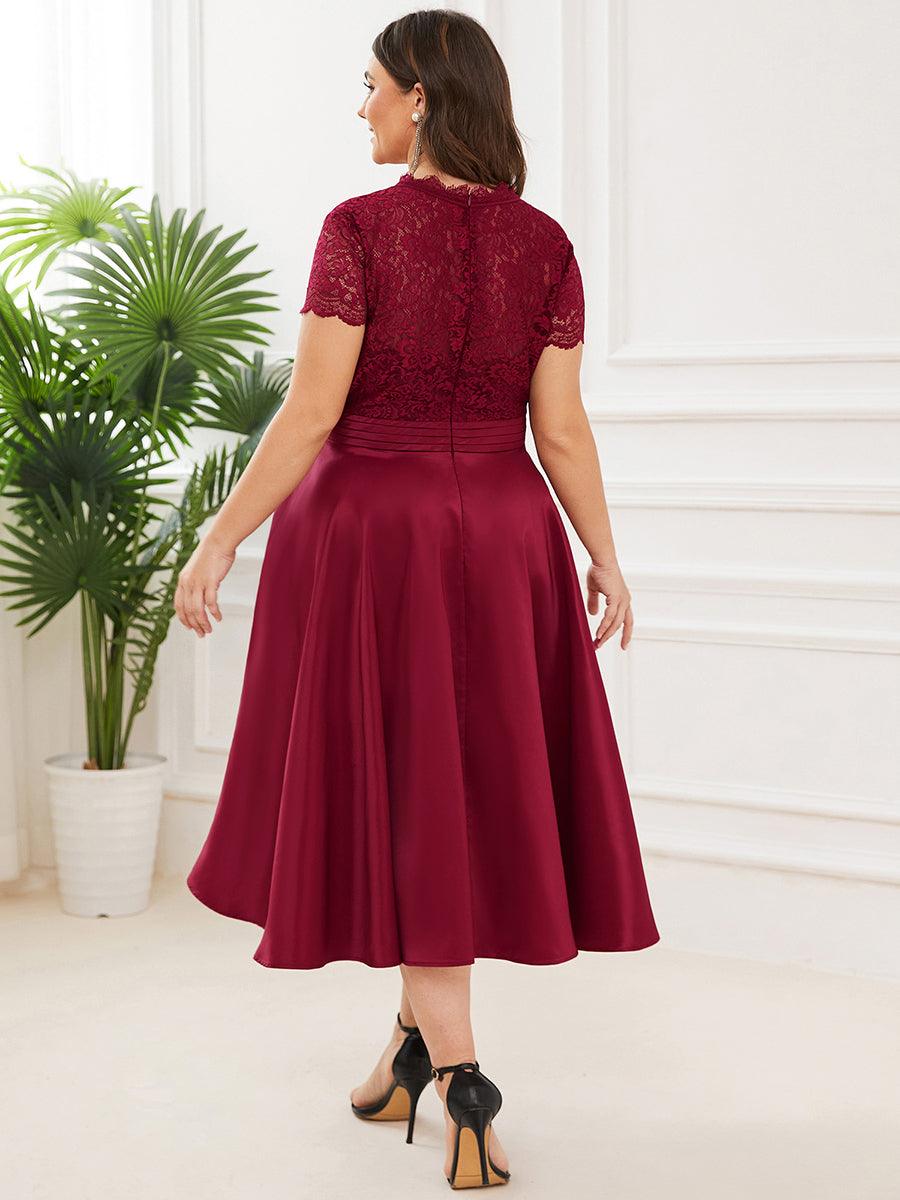 Robe de cocktail mi-longue en dentelle à manches longues et col en V de grande taille #Couleur_Bordeaux