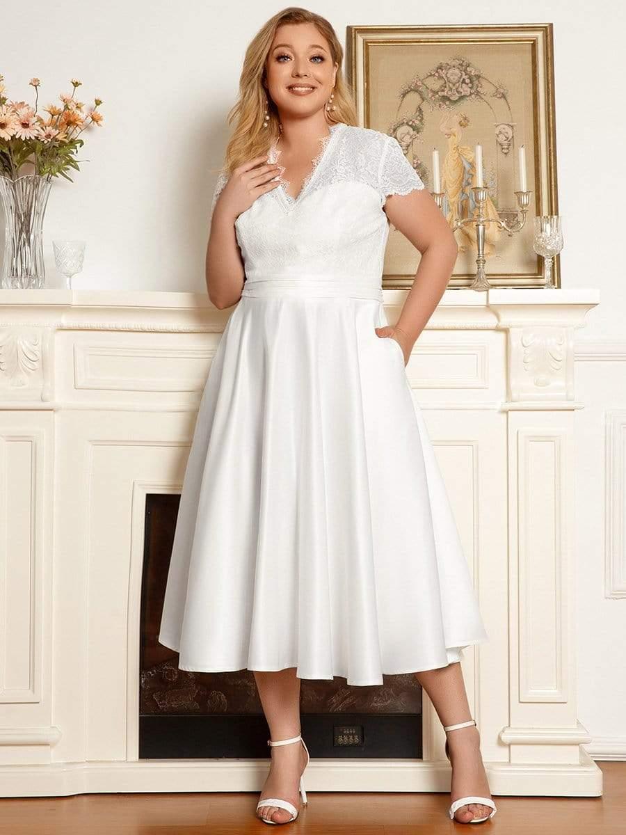 Robe de cocktail mi-longue en dentelle à manches longues et col en V de grande taille #Couleur_Blanc