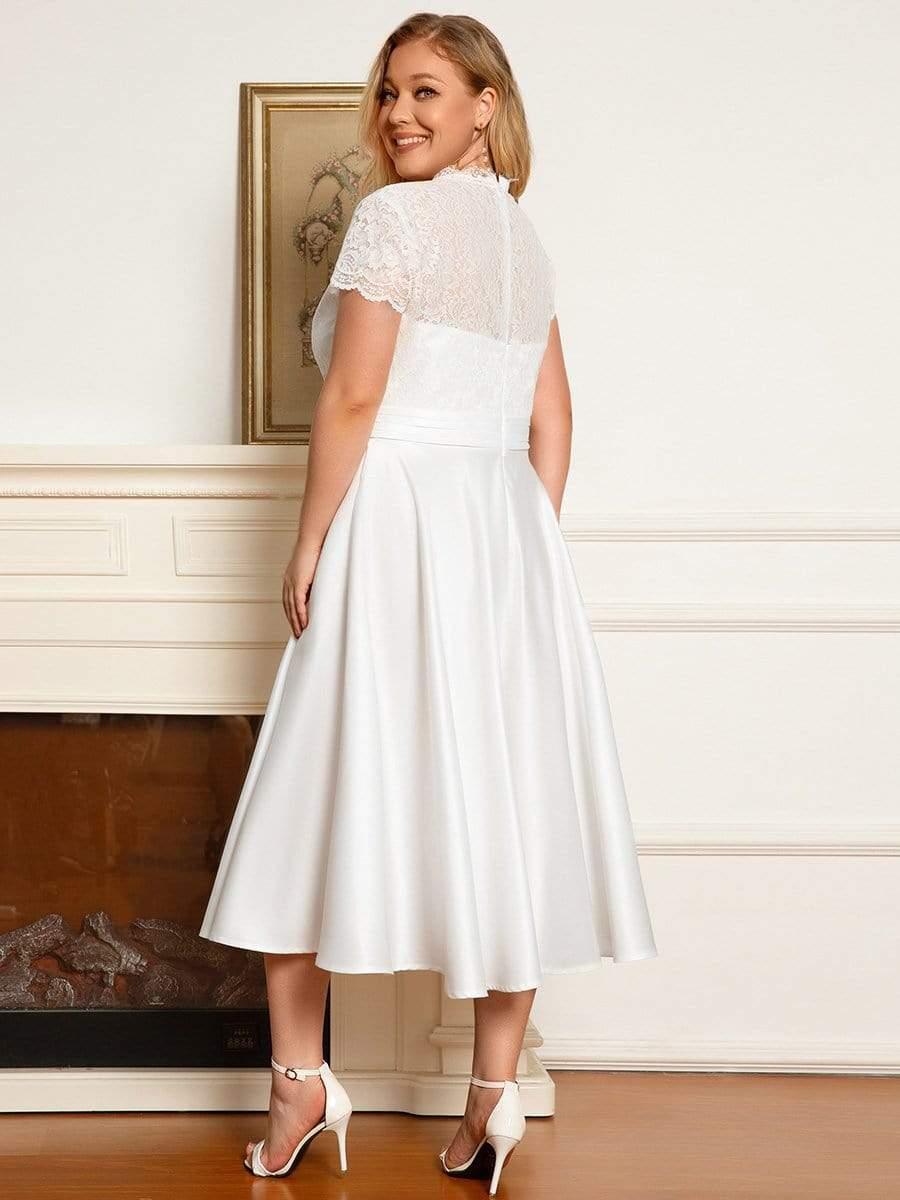 Robe de cocktail mi-longue en dentelle à manches longues et col en V de grande taille #Couleur_Blanc