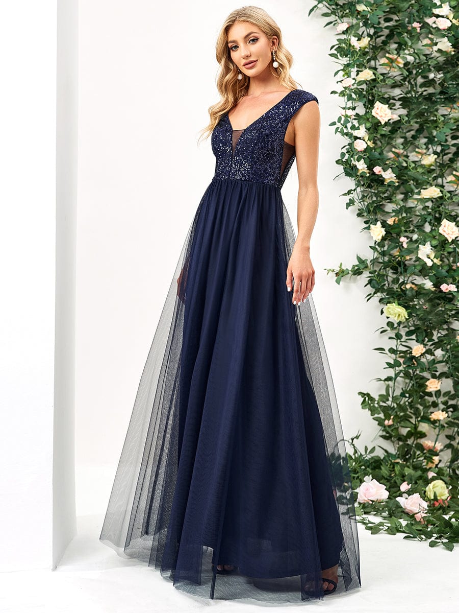 Robe de soirée longue plissée à col en V et à sequins sans manches #Couleur_Bordeaux Robe de soirée longue plissée à col en V et à sequins sans manches