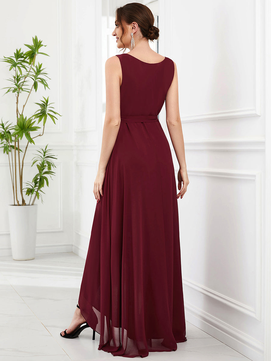 Robe de soirée en mousseline sans manches avec fente et col en V #Couleur_Bordeaux Robe de soirée en mousseline sans manches avec fente et col en V