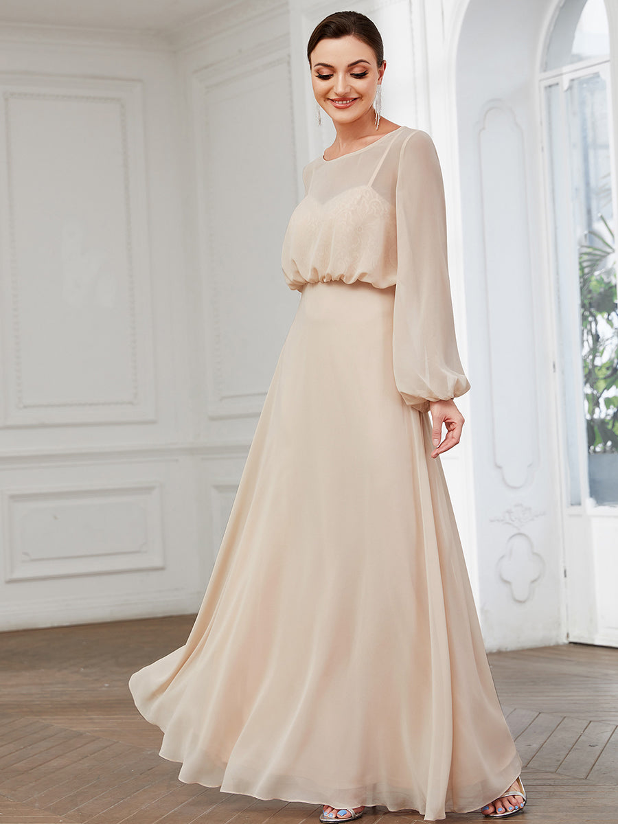 Robe de soirée en mousseline de soie illusion à manches longues #Couleur_Blush Robe de soirée en mousseline de soie illusion à manches longues