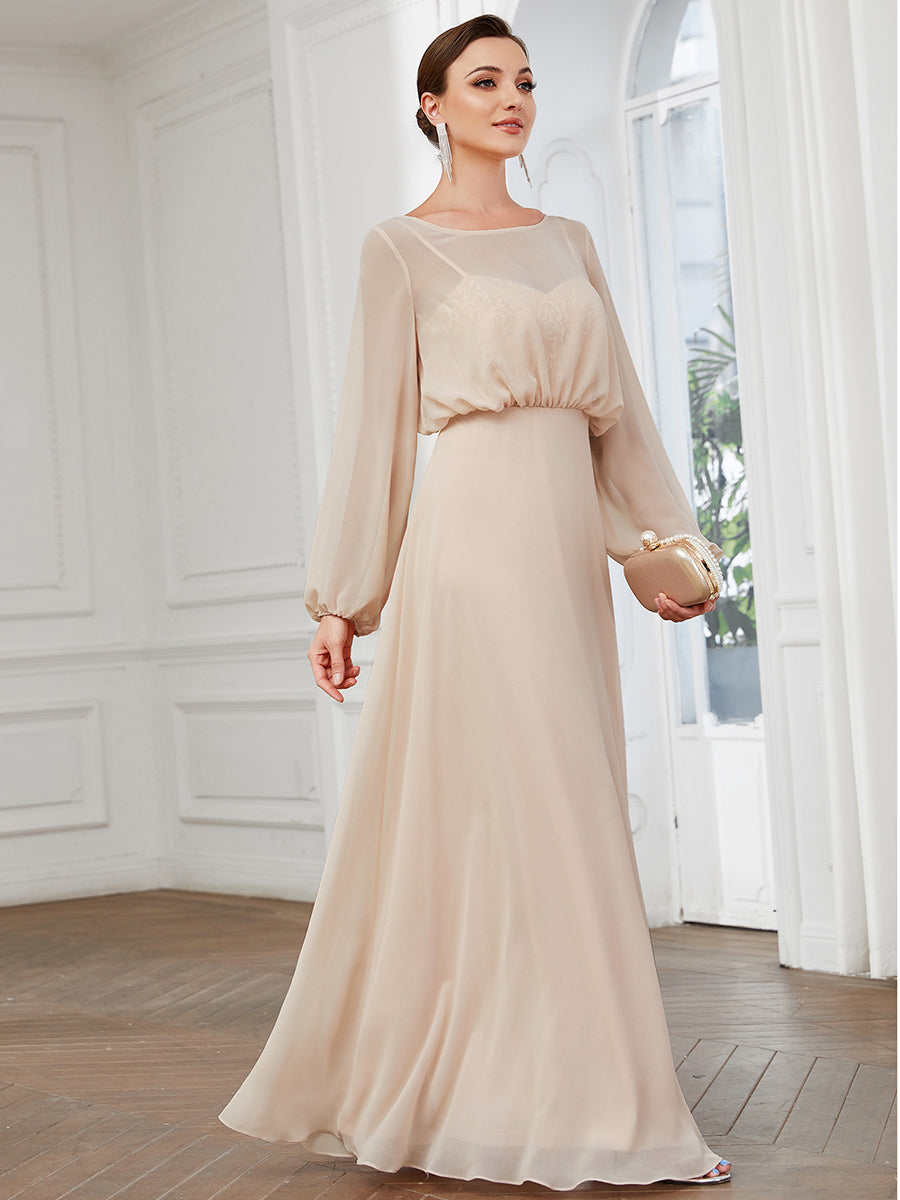 Robe de soirée en mousseline de soie illusion à manches longues #Couleur_Blush Robe de soirée en mousseline de soie illusion à manches longues