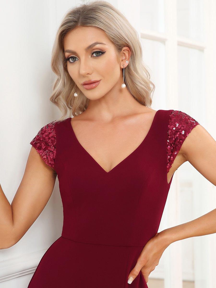 Robe de soirée trapèze à manches courtes et col en V à sequins #Couleur_Bordeaux Robe de soirée trapèze à manches courtes et col en V à sequins