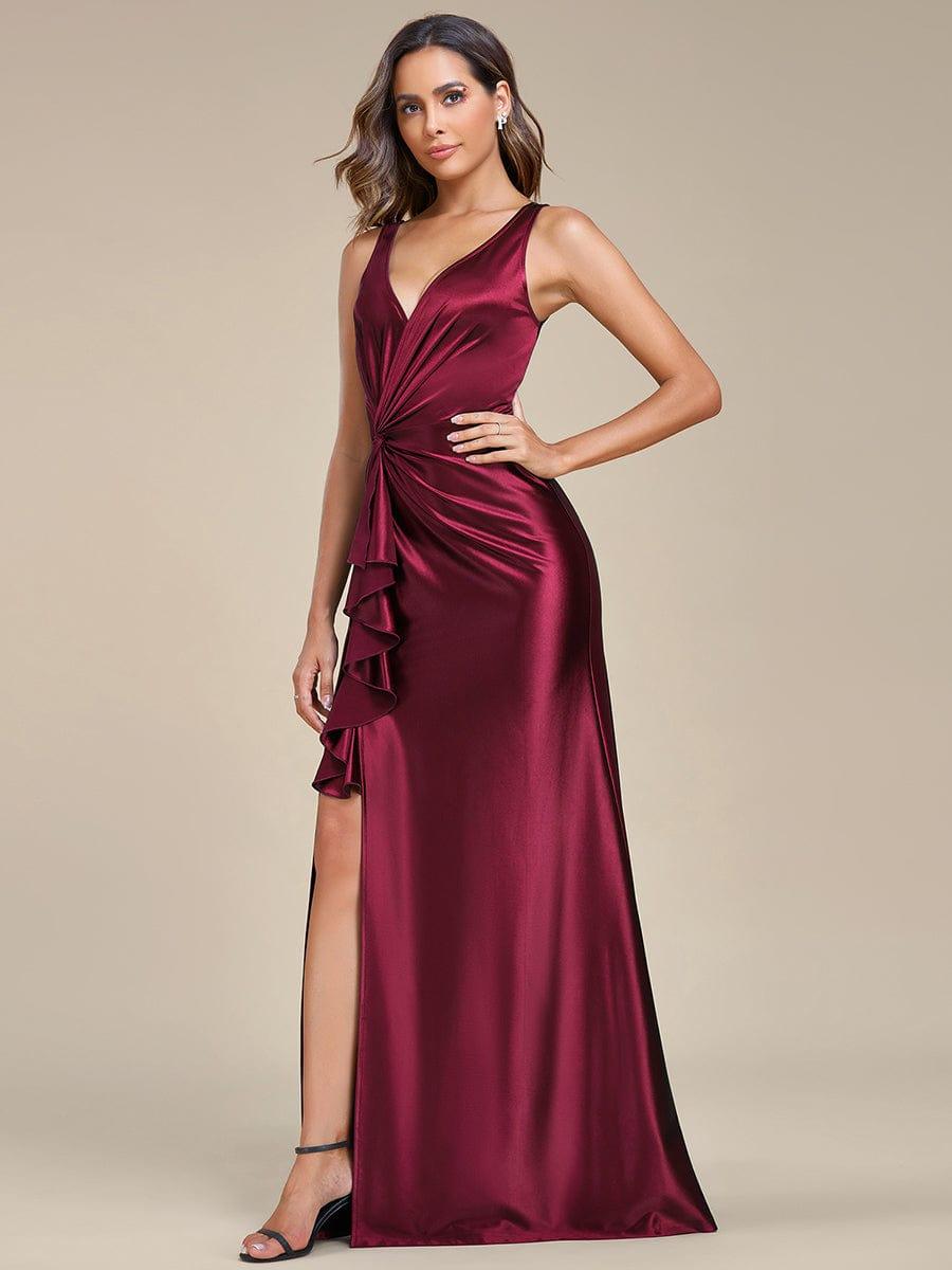 Robe de soirée en satin plissée à col en V et à fente haute pour bal #Couleur_Bordeaux Robe de soirée en satin plissée à col en V et à fente haute pour bal