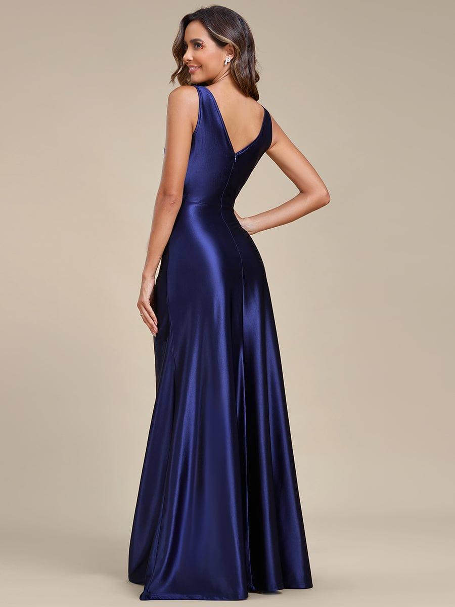 Robe de soirée en satin plissée à col en V et à fente haute pour bal #Couleur_Bordeaux Robe de soirée en satin plissée à col en V et à fente haute pour bal
