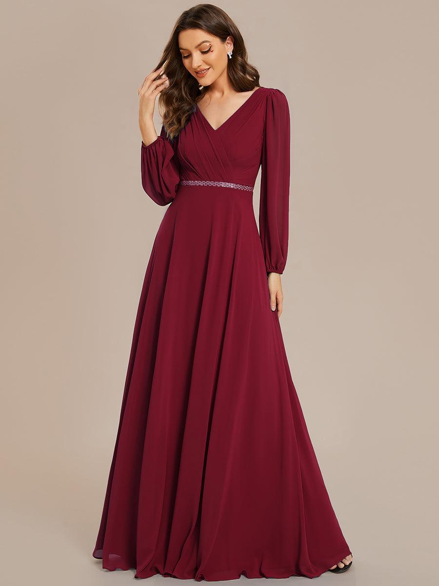 Robe de soirée plissée en mousseline de soie double col en V manches longues ceinture brillante #Couleur_Bordeaux