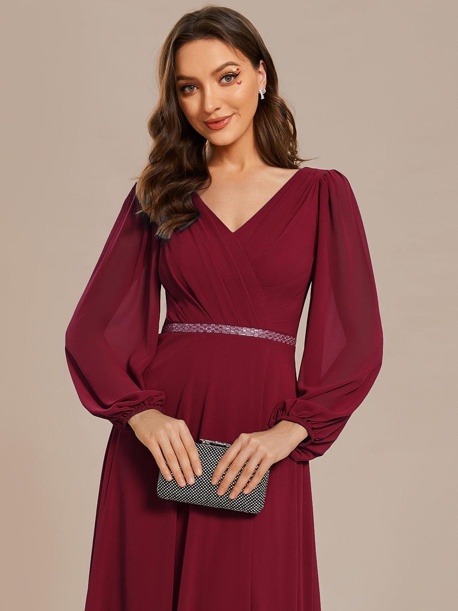Robe de soirée plissée en mousseline de soie double col en V manches longues ceinture brillante #Couleur_Bordeaux
