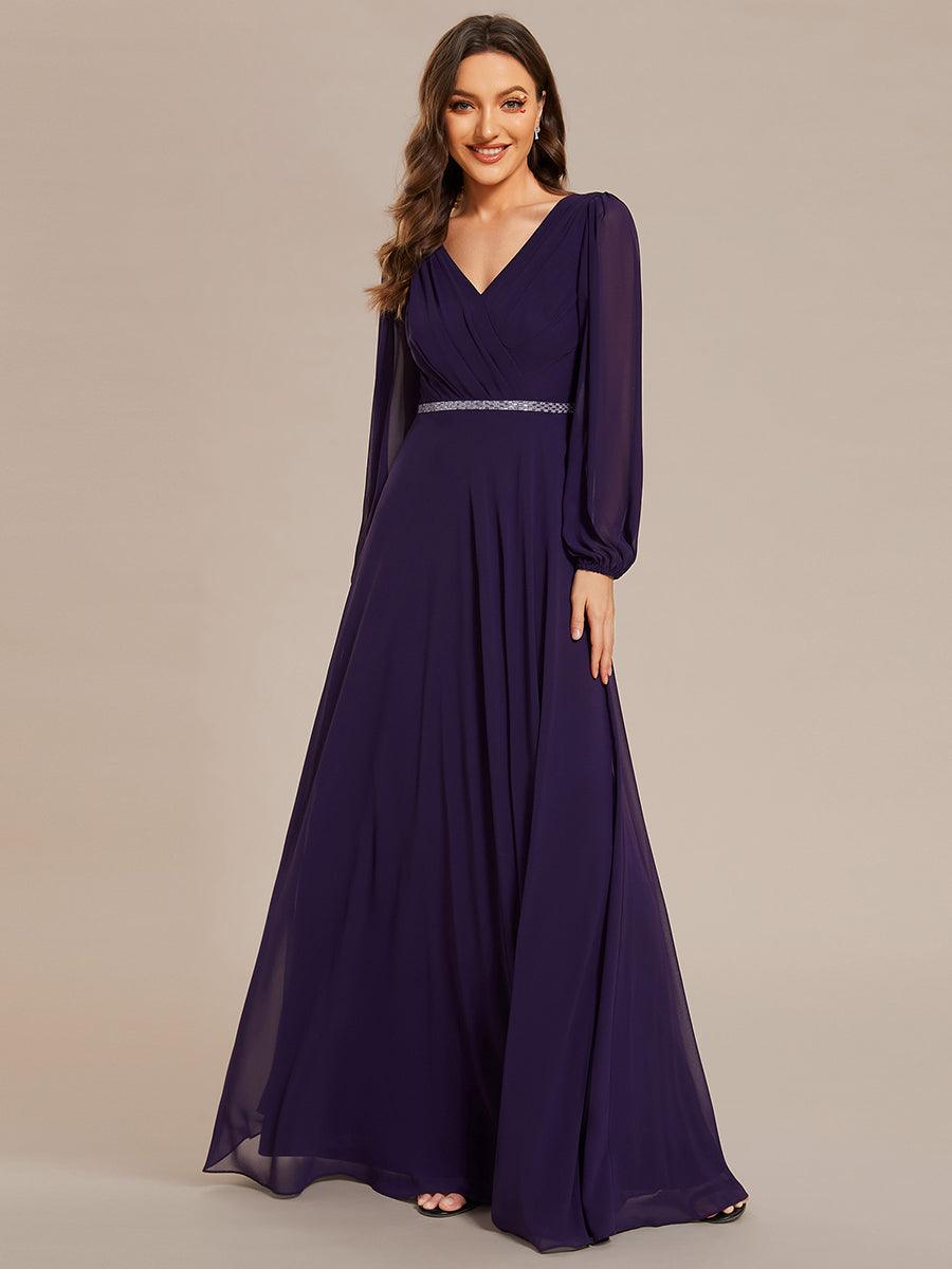 Robe de soirée plissée en mousseline de soie double col en V manches longues ceinture brillante #Couleur_Marine Fume Robe de soirée plissée en mousseline de soie double col en V manches longues ceinture brillante
