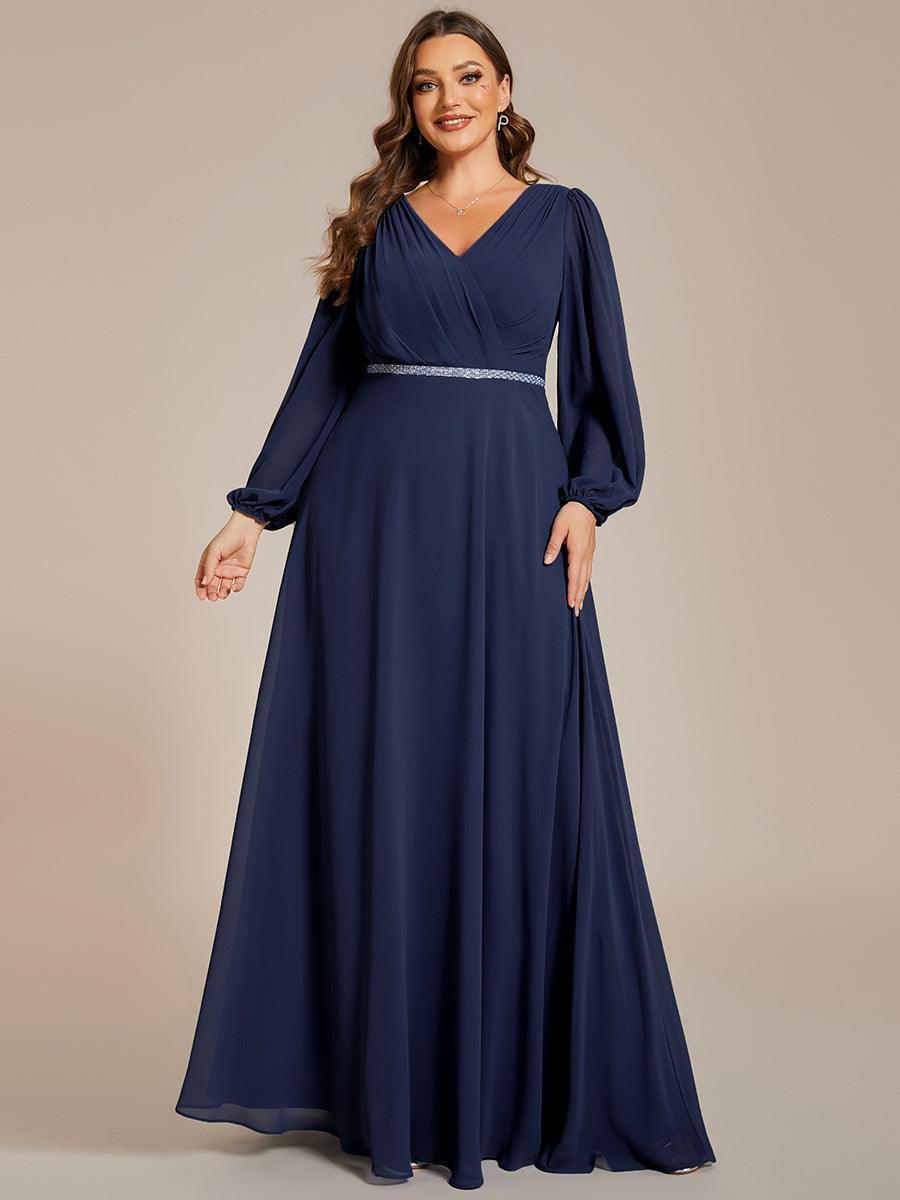 Robe de soirée plissée en mousseline de soie double col en V manches longues ceinture brillante #Couleur_Marine Fume Robe de soirée plissée en mousseline de soie double col en V manches longues ceinture brillante