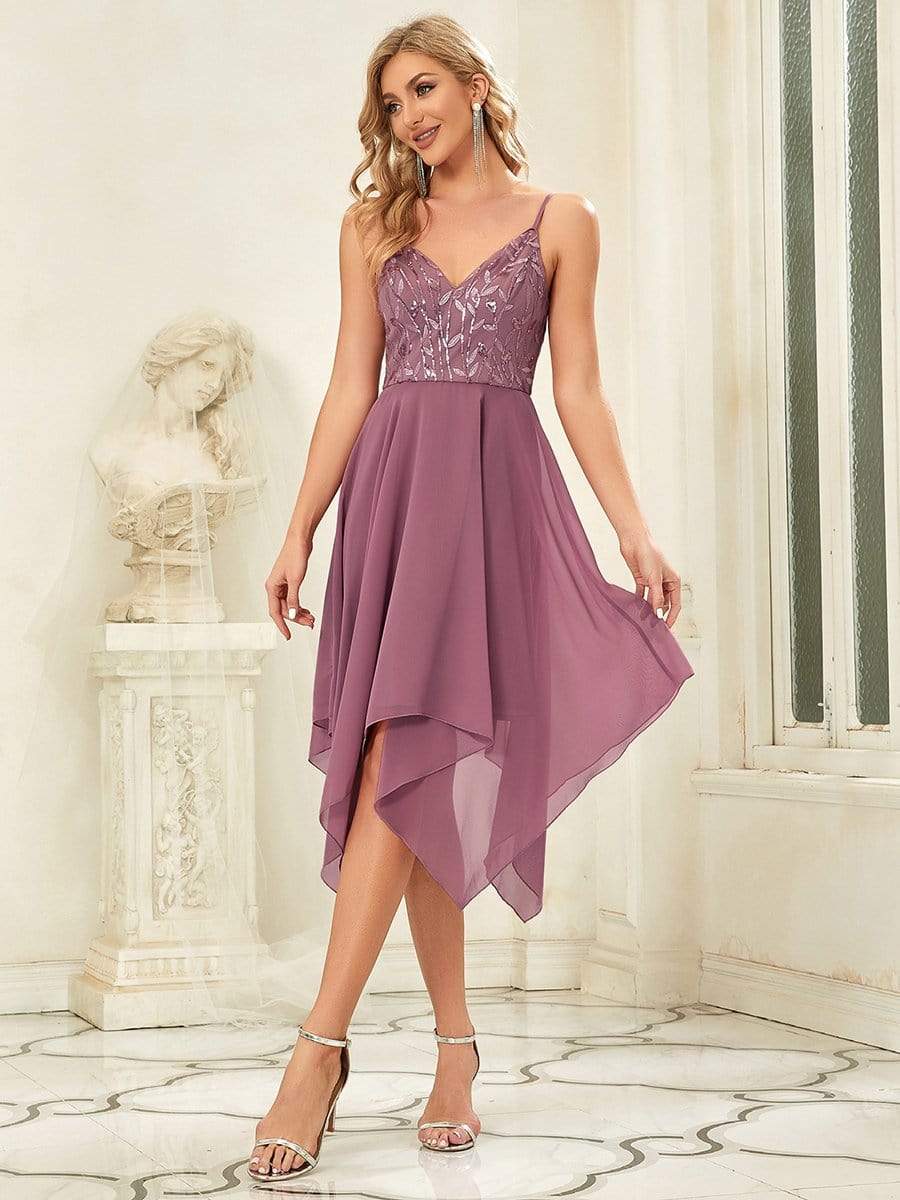 Robe de soirée midi à bretelles spaghetti et ourlet asymétrique #Couleur_Orchidee Robe de soirée midi à bretelles spaghetti et ourlet asymétrique