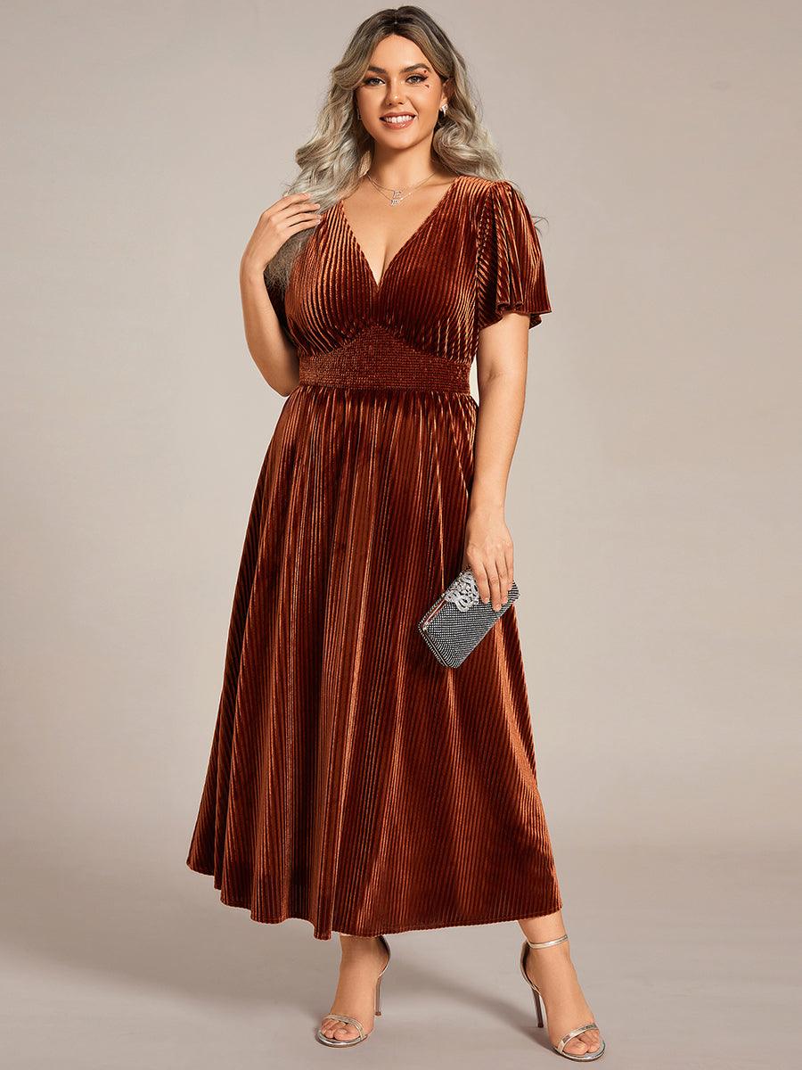 Robe d'invité de mariage mi-longue en velours d'automne à manches courtes et col en V gracieux#Couleur_Caramel Robe d'invité de mariage mi-longue en velours d'automne à manches courtes et col en V gracieux