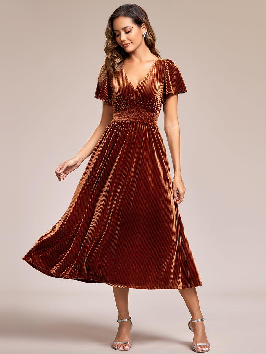Robe d'invité de mariage mi-longue en velours d'automne à manches courtes et col en V gracieux#Couleur_Caramel Robe d'invité de mariage mi-longue en velours d'automne à manches courtes et col en V gracieux