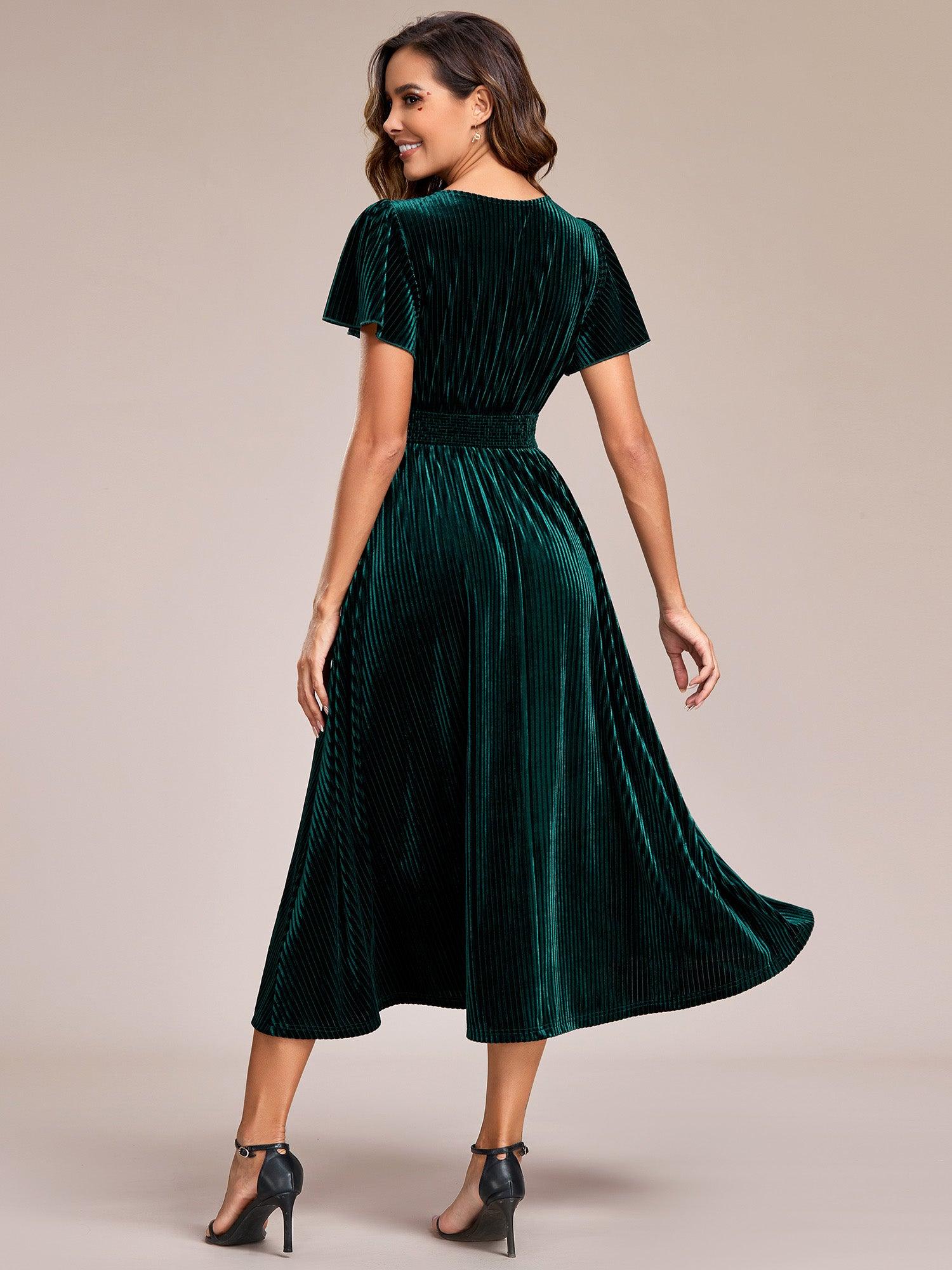 Robe d'invité de mariage mi-longue en velours d'automne à manches courtes et col en V gracieux#Couleur_Caramel Robe d'invité de mariage mi-longue en velours d'automne à manches courtes et col en V gracieux