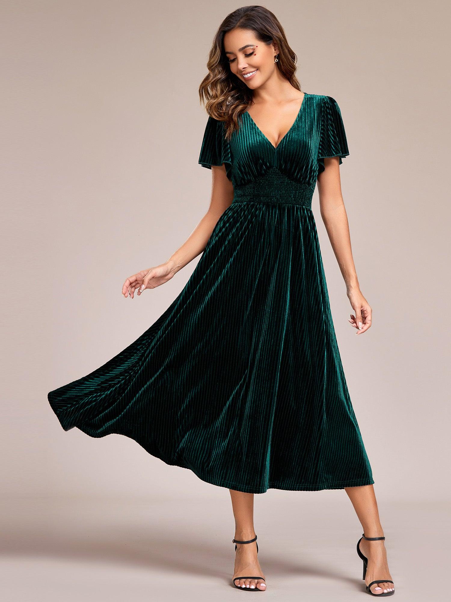 Robe d'invité de mariage mi-longue en velours d'automne à manches courtes et col en V gracieux#Couleur_Caramel Robe d'invité de mariage mi-longue en velours d'automne à manches courtes et col en V gracieux