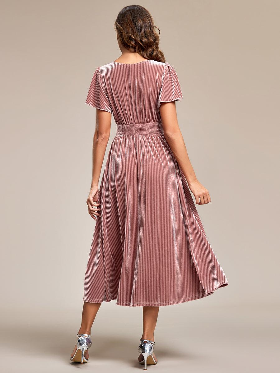 Robe d'invité de mariage mi-longue en velours d'automne à manches courtes et col en V gracieux#Couleur_Caramel Robe d'invité de mariage mi-longue en velours d'automne à manches courtes et col en V gracieux