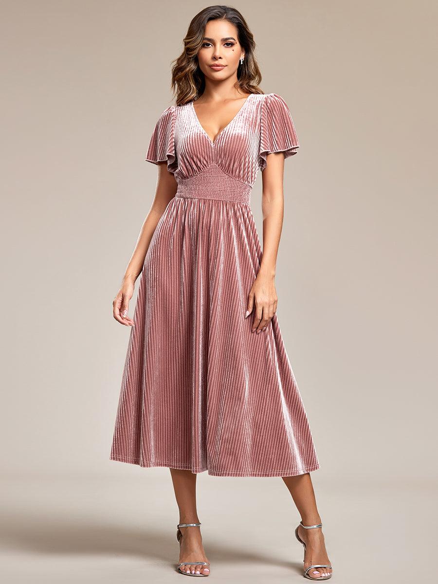 Robe d'invité de mariage mi-longue en velours d'automne à manches courtes et col en V gracieux#Couleur_Caramel Robe d'invité de mariage mi-longue en velours d'automne à manches courtes et col en V gracieux