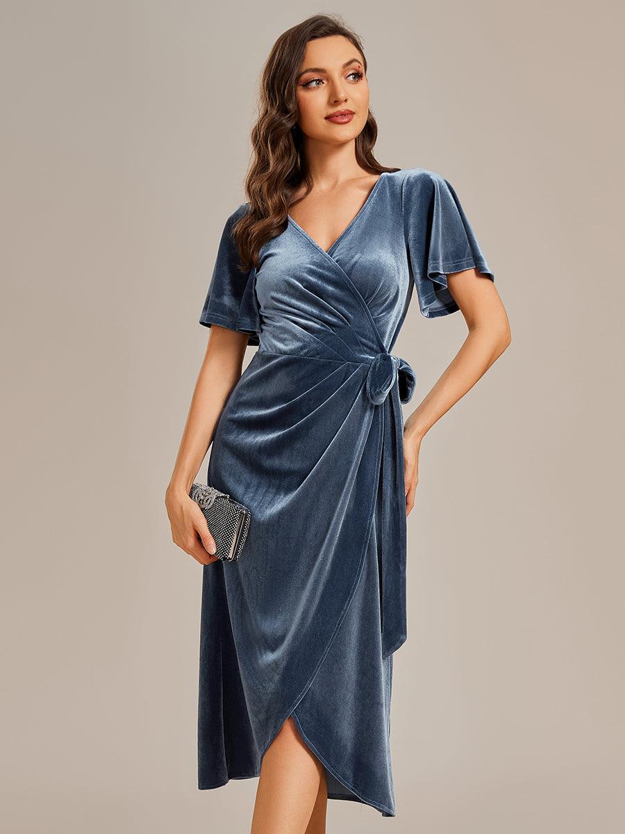 Robe d'invité de mariage mi-longue en velours type une pièce manches courtes col en V #Couleur_Marine Fume