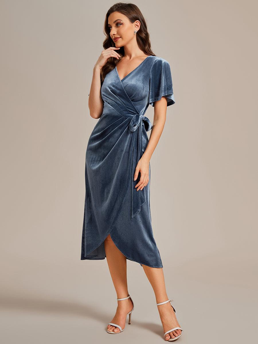 Robe d'invité de mariage mi-longue en velours type une pièce manches courtes col en V #Couleur_Marine Fume