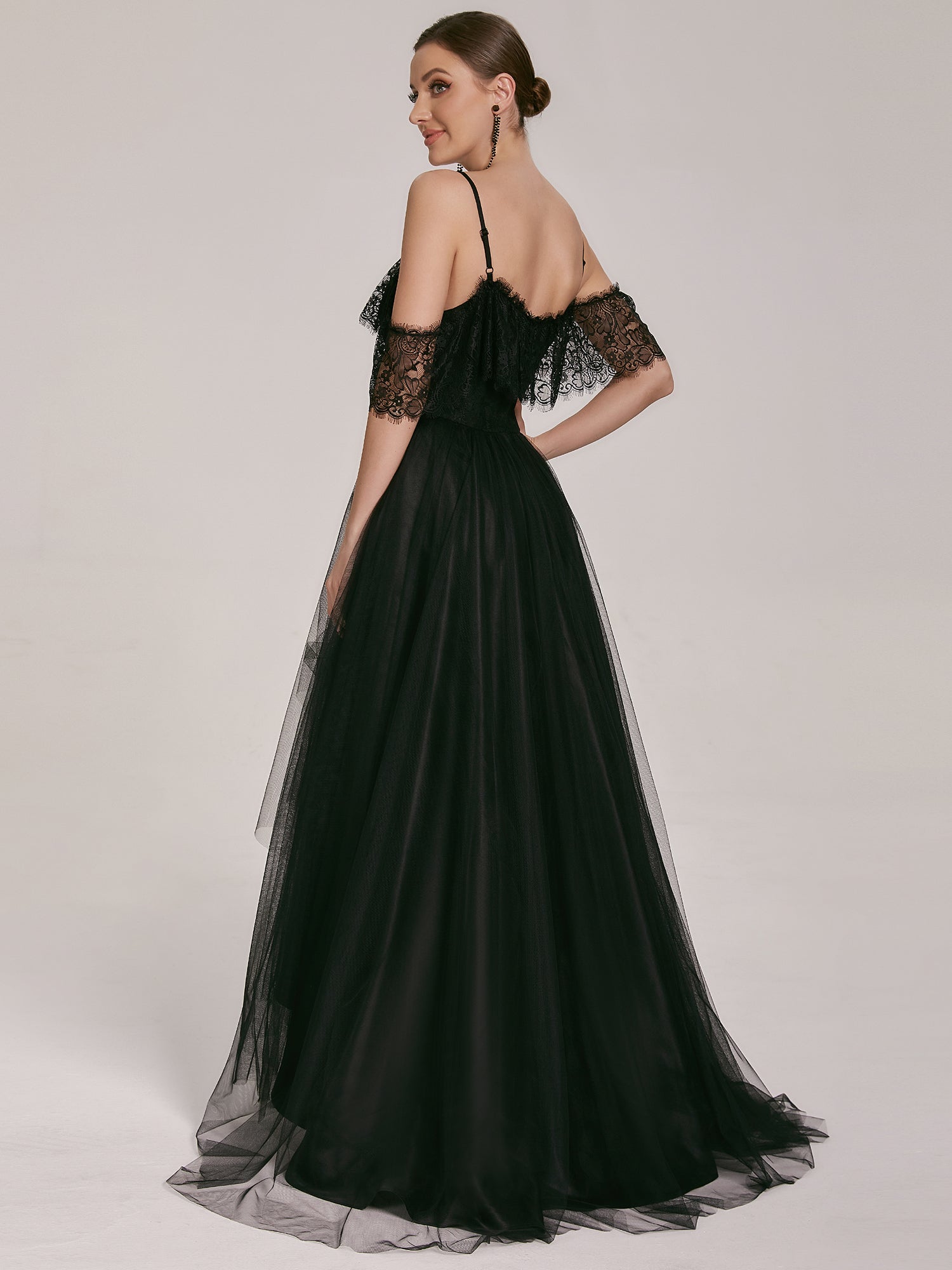 Taille Personnalisée Bretelles Spaghetti épaule Froide Robe De Mariée En Dentelle Haute Basse #couleur_Creme Taille Personnalisée Bretelles Spaghetti épaule Froide Robe De Mariée En Dentelle Haute Basse