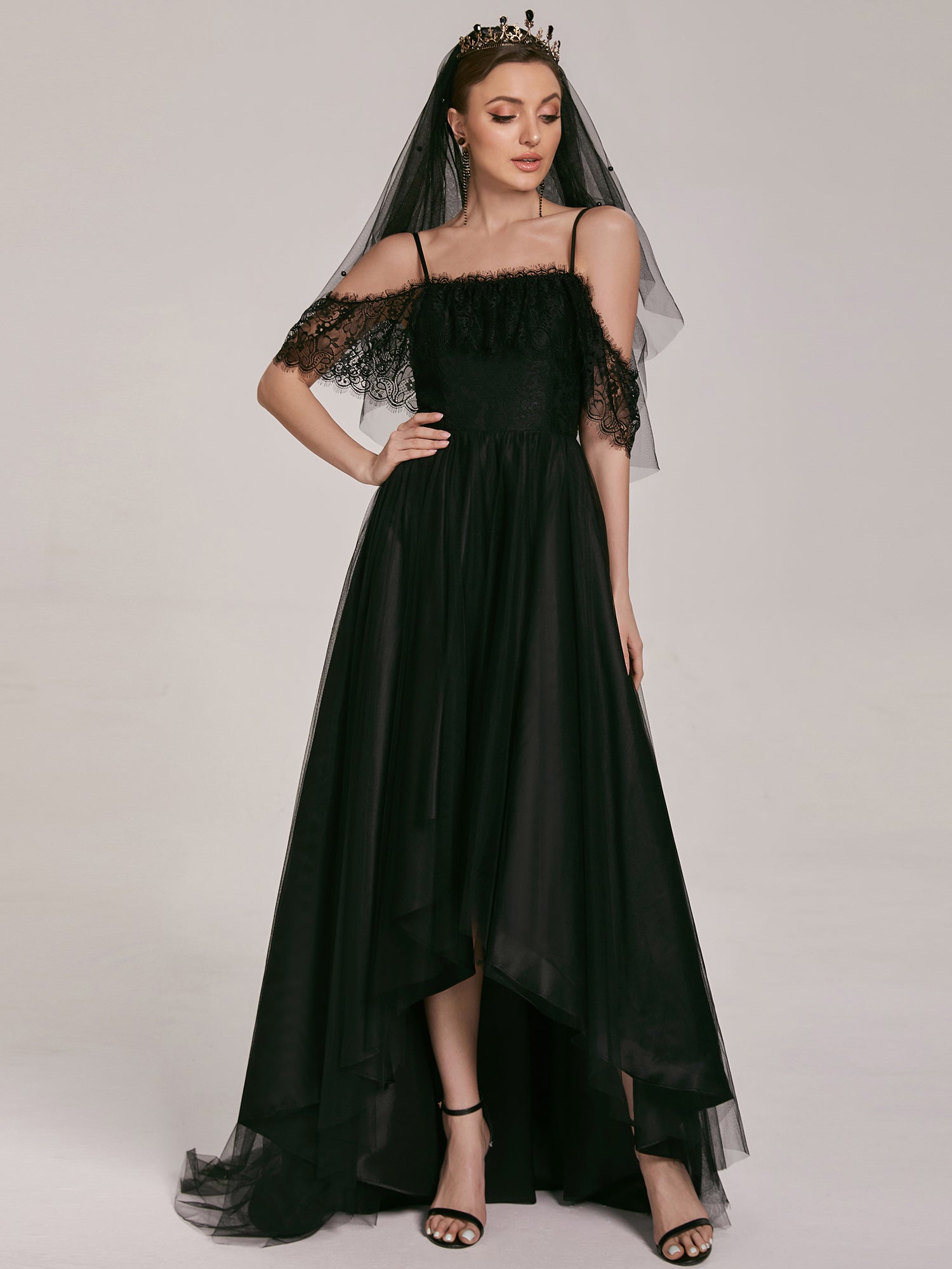 Taille Personnalisée Bretelles Spaghetti épaule Froide Robe De Mariée En Dentelle Haute Basse #couleur_Creme Taille Personnalisée Bretelles Spaghetti épaule Froide Robe De Mariée En Dentelle Haute Basse