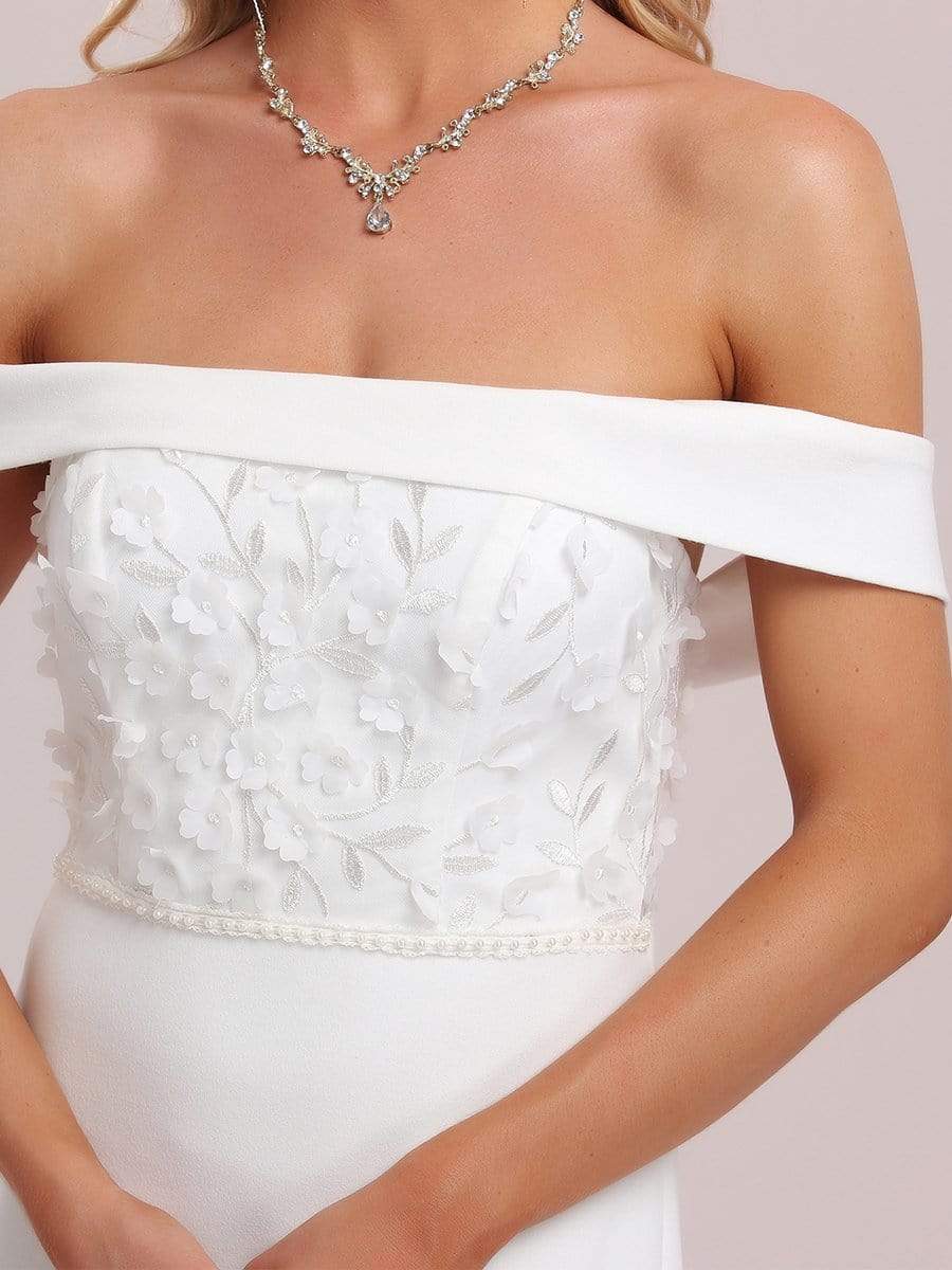 Robe de mariée ajustée et évasée avec appliques à épaules dénudées #Couleur_Blanc Robe de mariée ajustée et évasée avec appliques à épaules dénudées