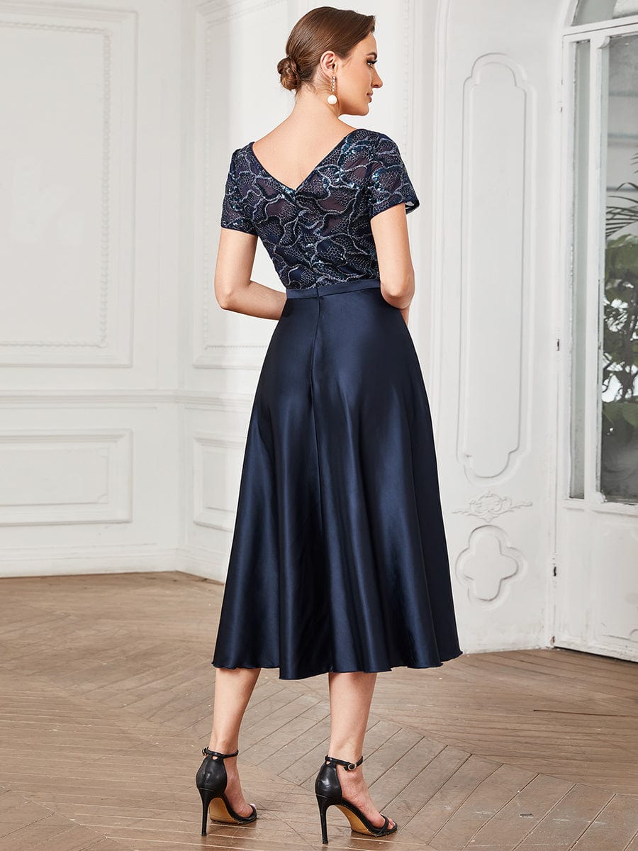 Robe mère de la mariée mi-longue en dentelle à sequins et manches courtes #Couleur_Bleu Marine Robe mère de la mariée mi-longue en dentelle à sequins et manches courtes