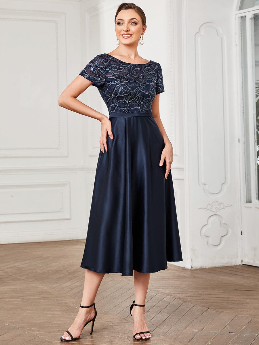 Robe mère de la mariée mi-longue en dentelle à sequins et manches courtes #Couleur_Bleu Marine Robe mère de la mariée mi-longue en dentelle à sequins et manches courtes