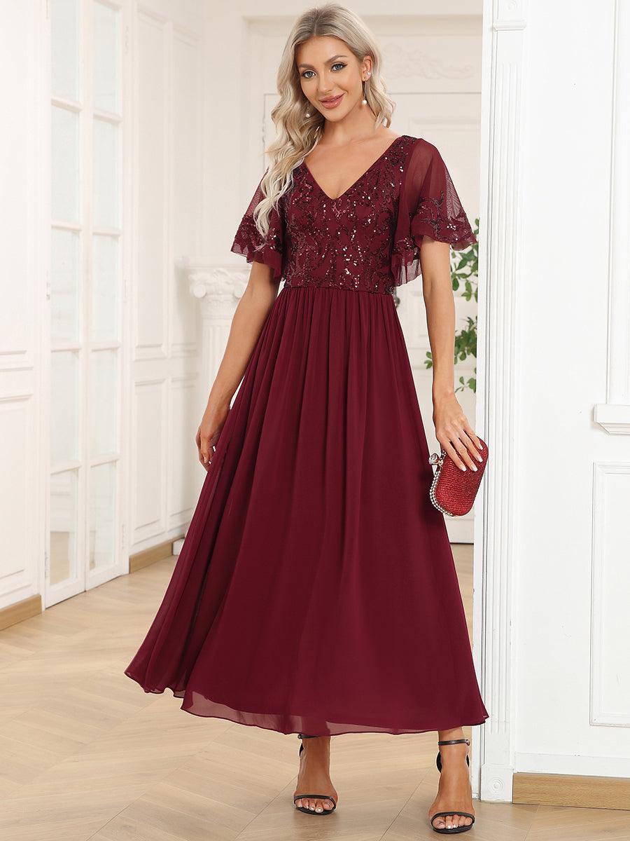 Robe Mère de la Mariée en mousseline à manches courtes et encolure en V #Couleur_Bordeaux Robe Mère de la Mariée en mousseline à manches courtes et encolure en V