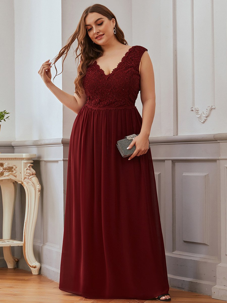 Robe de Soirée Longue élégante en Dentelle Florale à Col en V #Couleur_Bordeaux Robe de Soirée Longue élégante en Dentelle Florale à Col en V