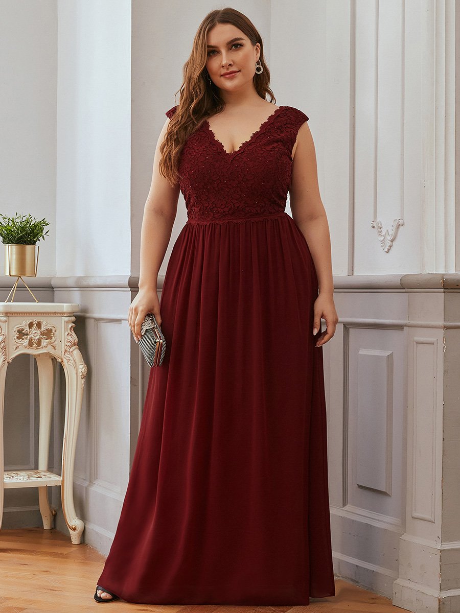 Robe de Soirée Longue élégante en Dentelle Florale à Col en V #Couleur_Bordeaux Robe de Soirée Longue élégante en Dentelle Florale à Col en V